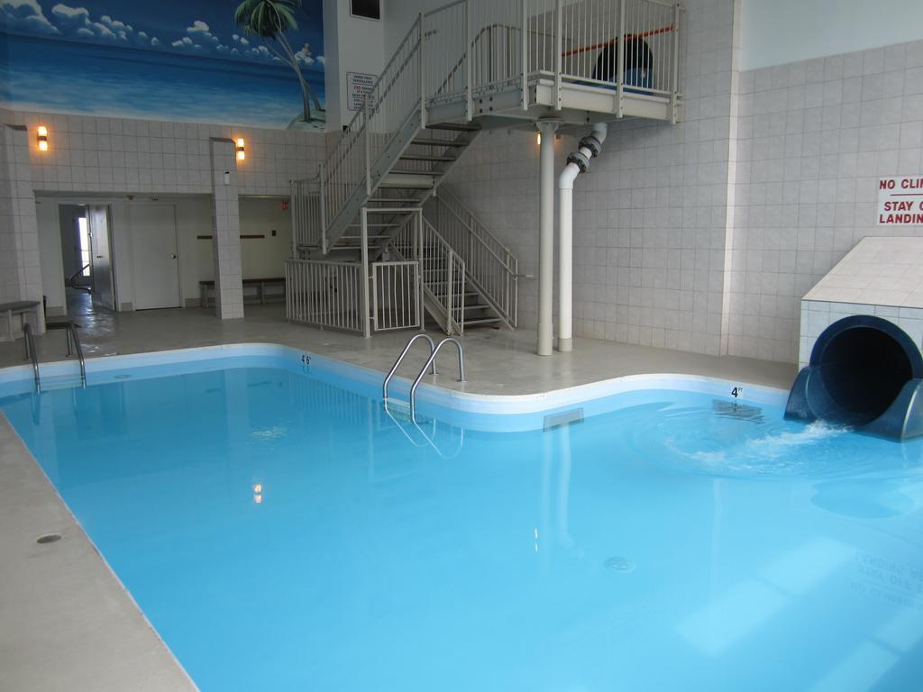 Maverick Motor Inn And Waterslide Kamloops Eksteriør billede