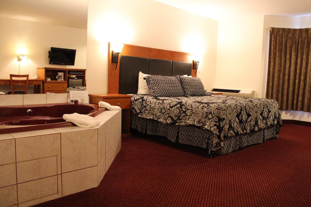 Maverick Motor Inn And Waterslide Kamloops Værelse billede